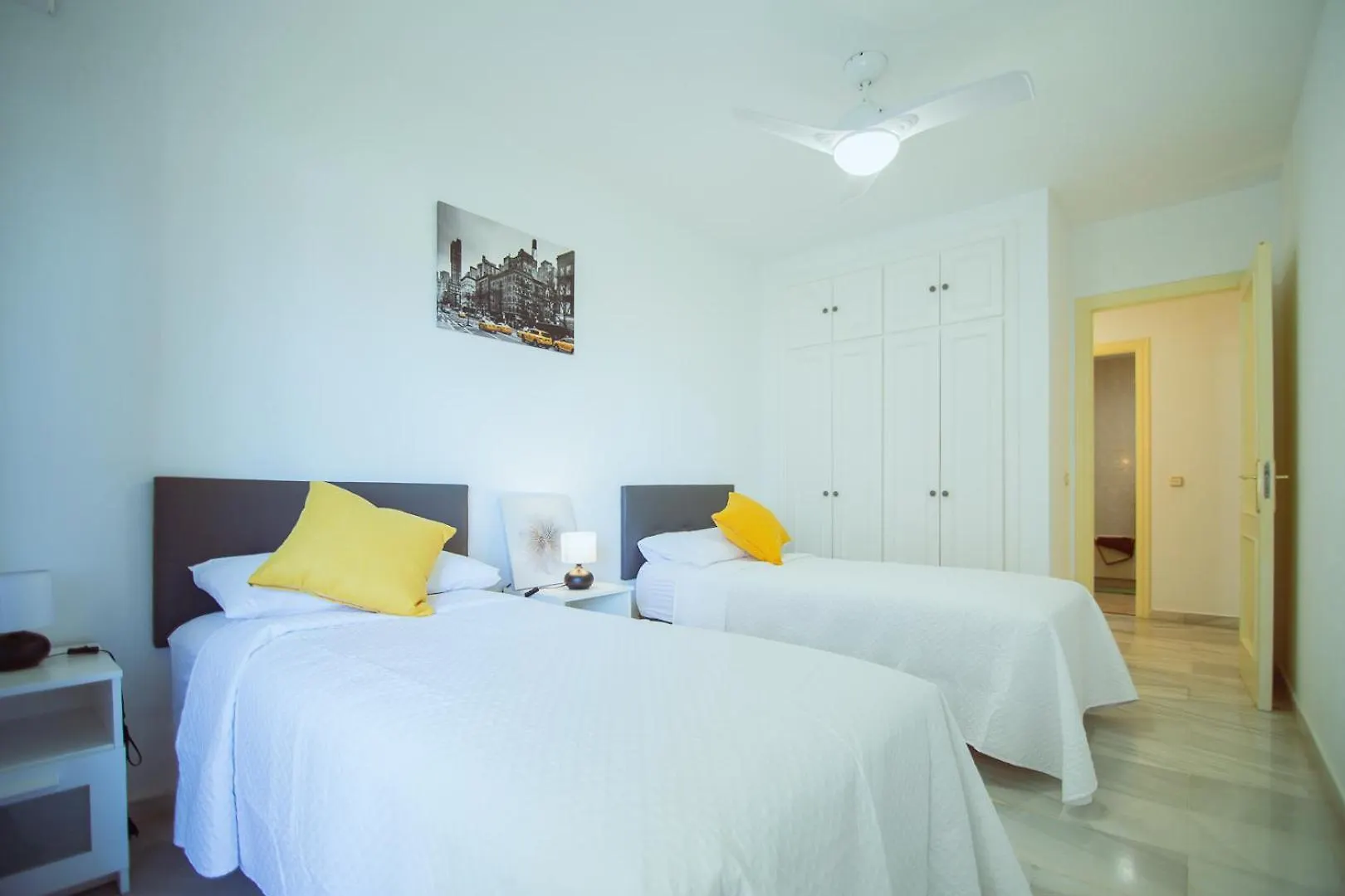 פואנגירולה Sol & Mar Apartment 0*,  ספרד